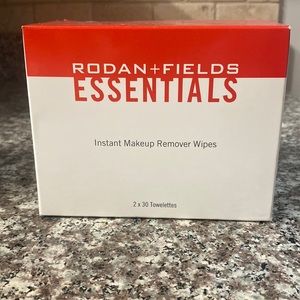 Make up removing wipes
